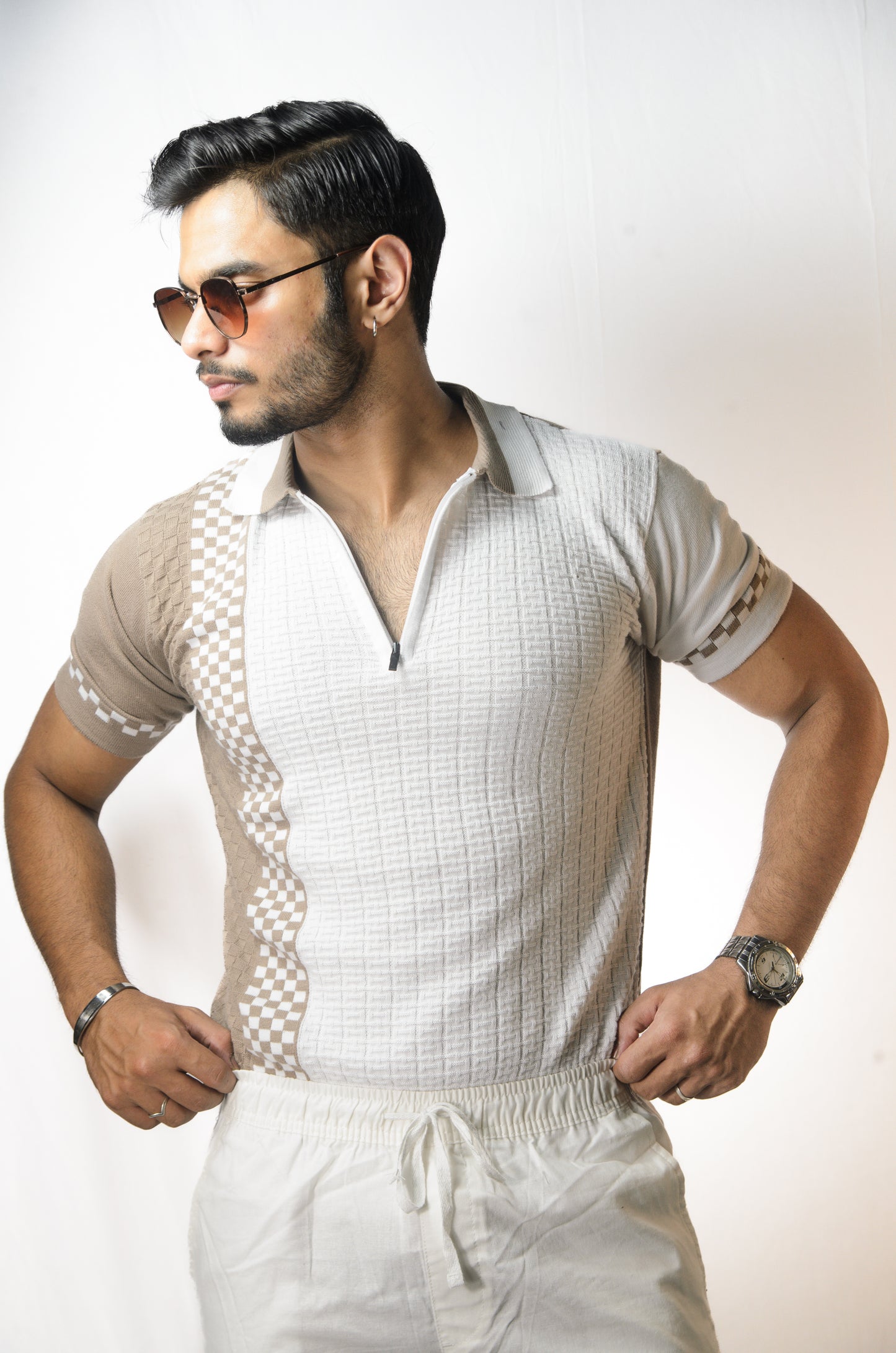 Checks Patterned Knitted T-Shirt - WHITE and MOUSE