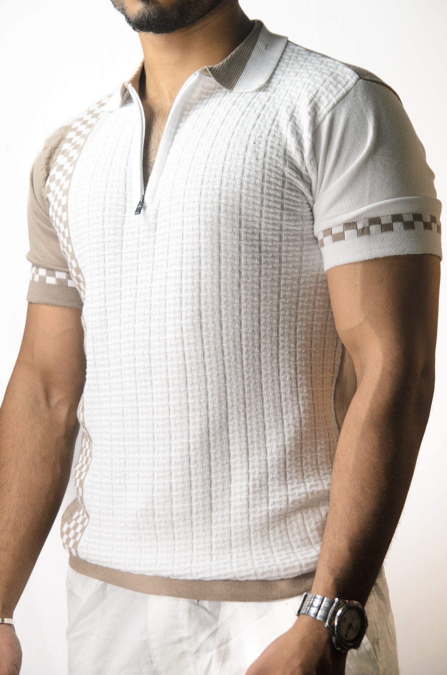 Checks Patterned Knitted T-Shirt - WHITE and MOUSE