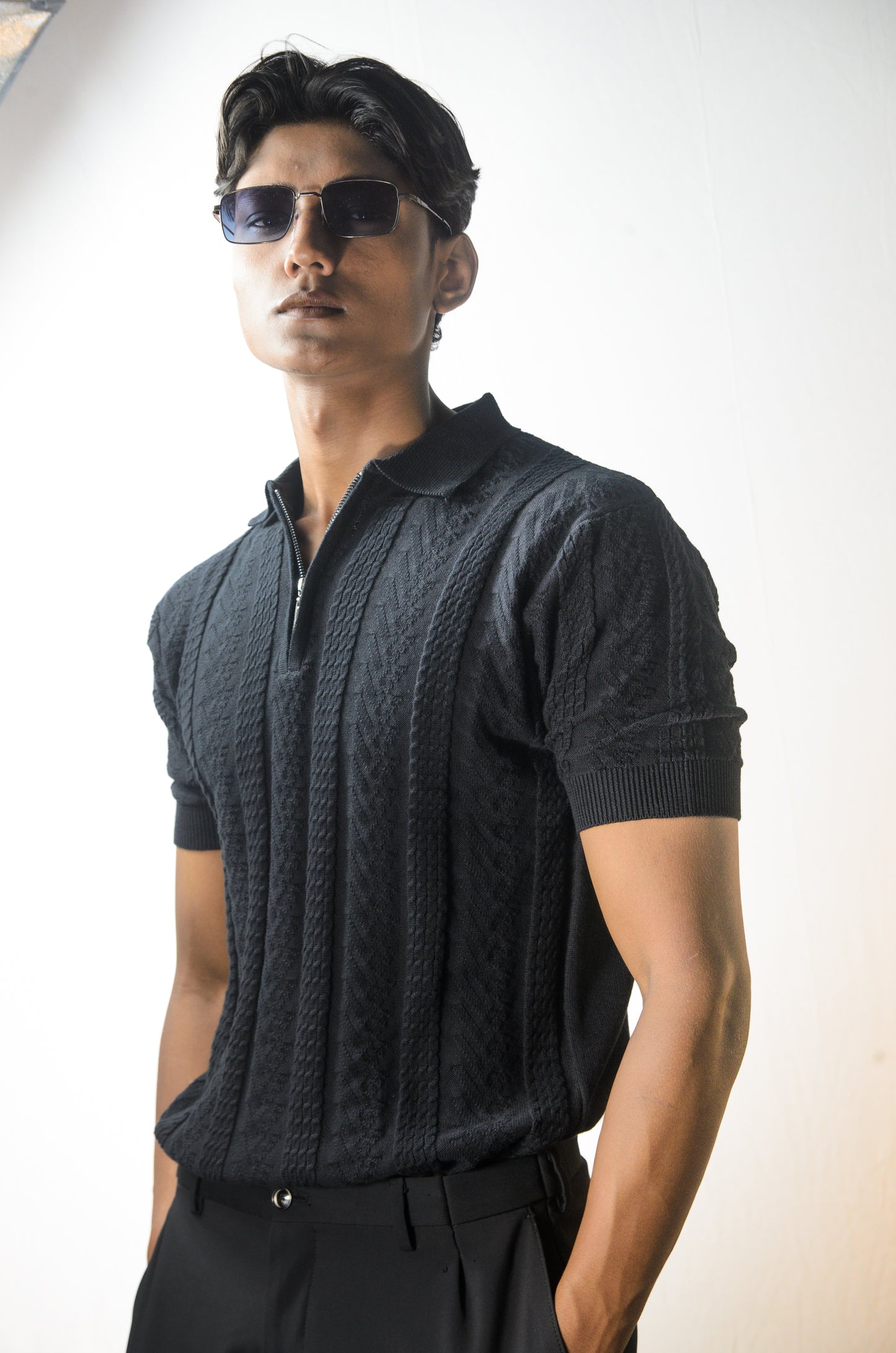 Old Money Concept T-Shirt - BLACK