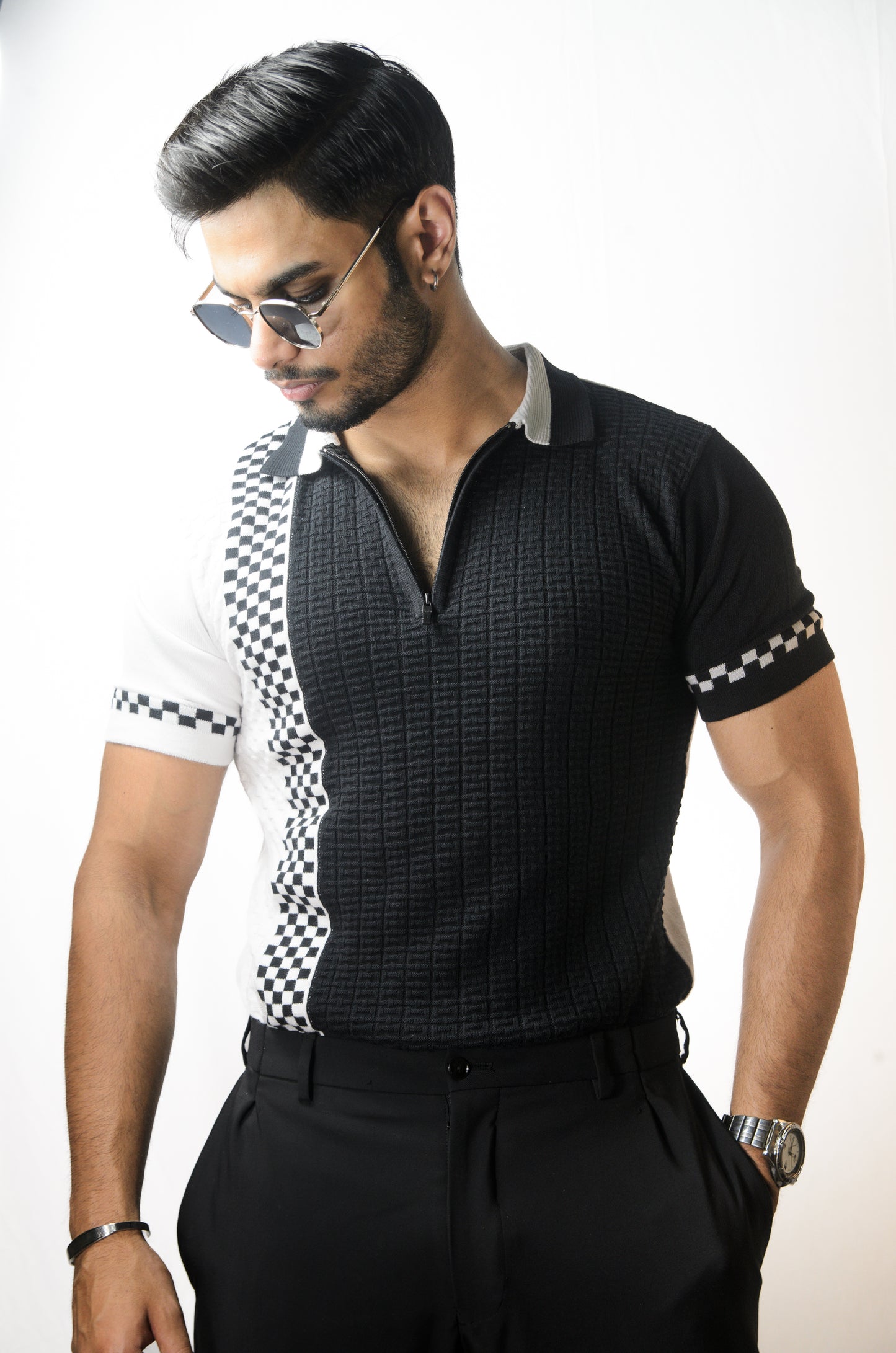 Checks Patterned Knitted T-Shirt - BLACK and WHITE