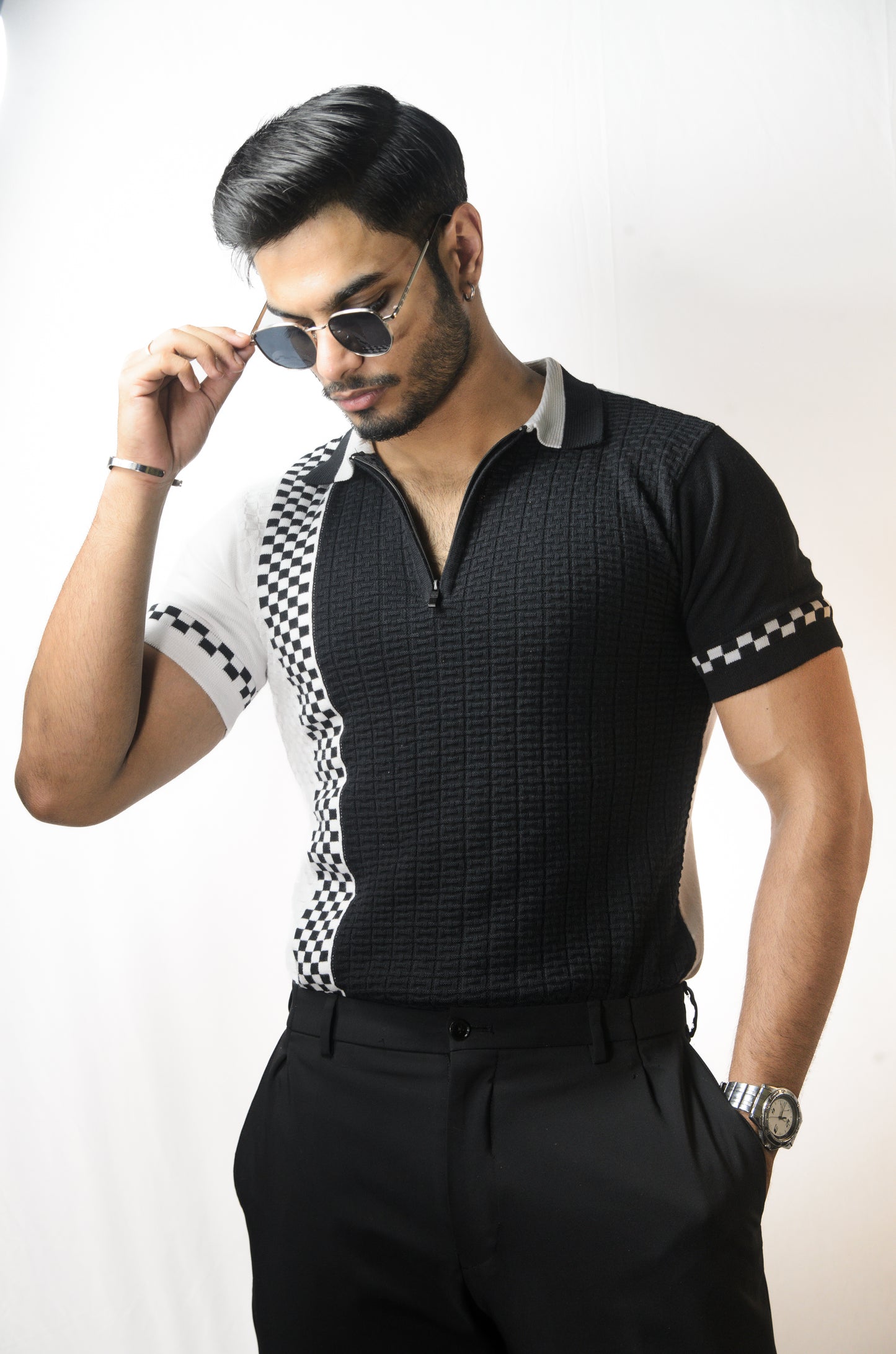 Checks Patterned Knitted T-Shirt - BLACK and WHITE