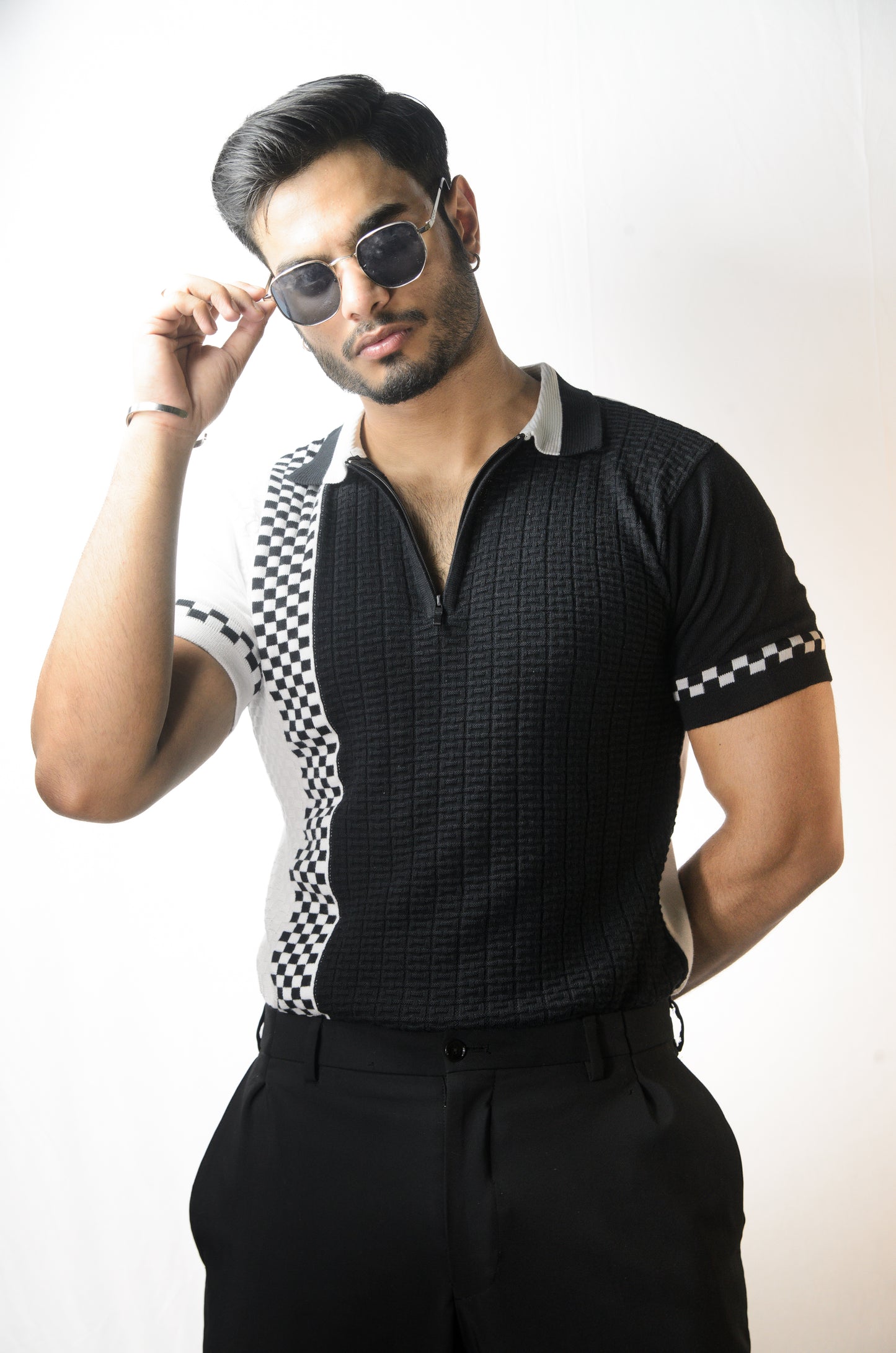 Checks Patterned Knitted T-Shirt - BLACK and WHITE