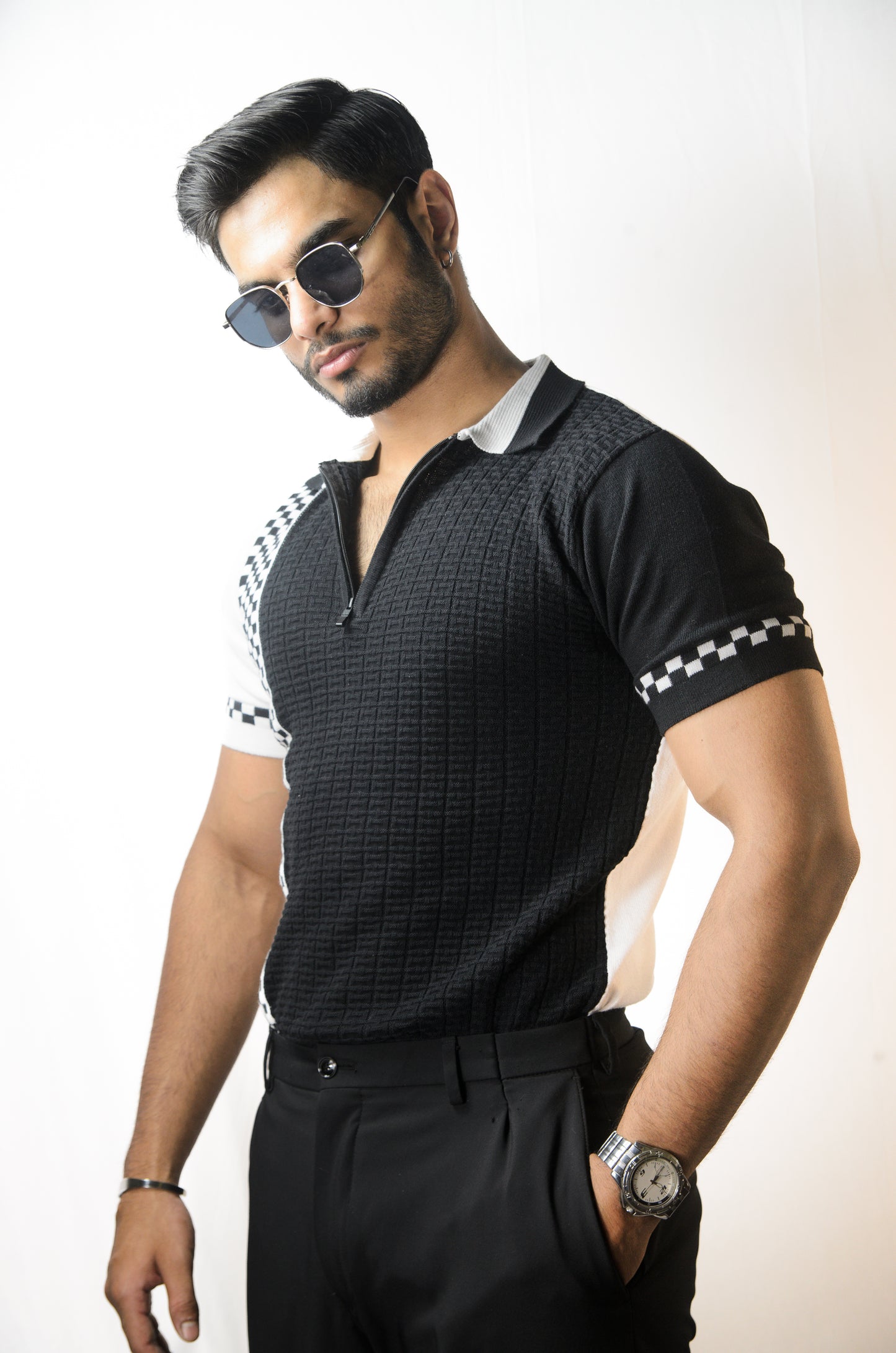 Checks Patterned Knitted T-Shirt - BLACK and WHITE