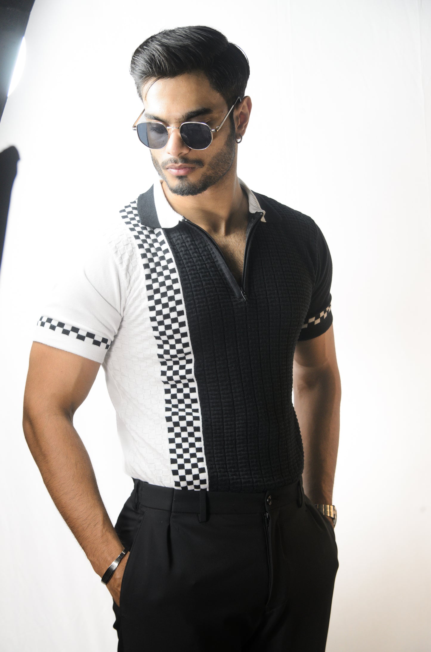 Checks Patterned Knitted T-Shirt - BLACK and WHITE