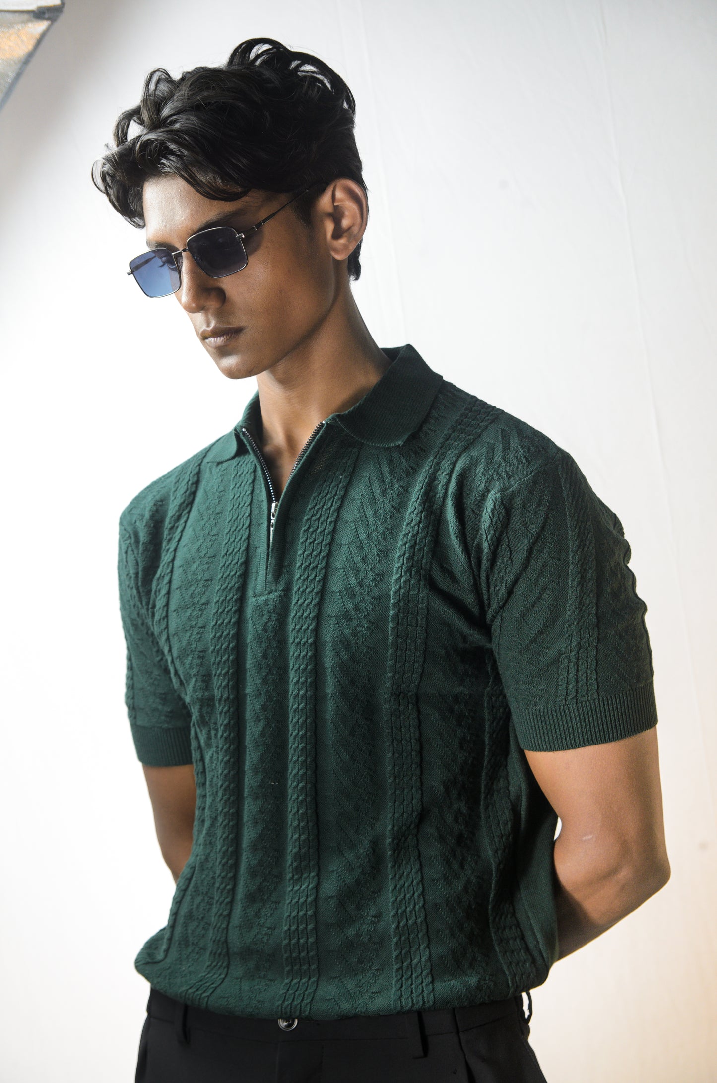 Old Money Concept T-Shirt - BOTTLEGREEN