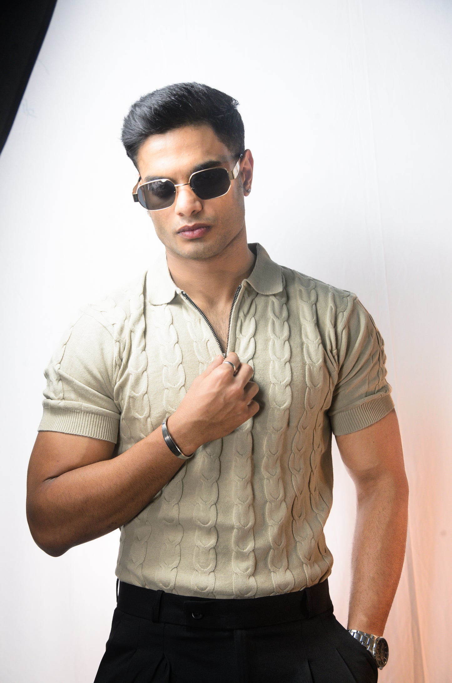 The Oakmont Knit T-Shirt- LIGHT BEIGE