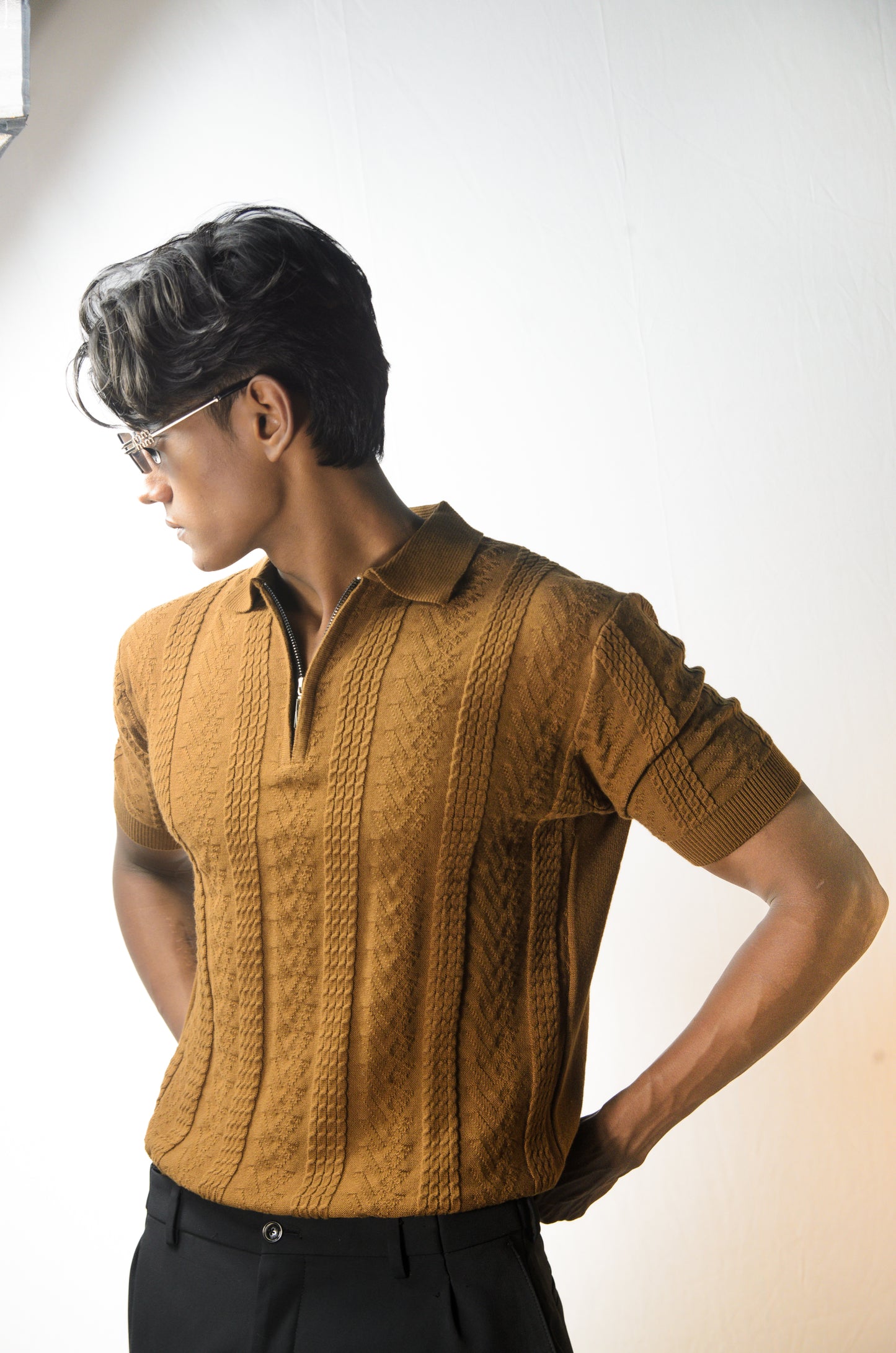 Old Money Concept T-Shirt - BROWN