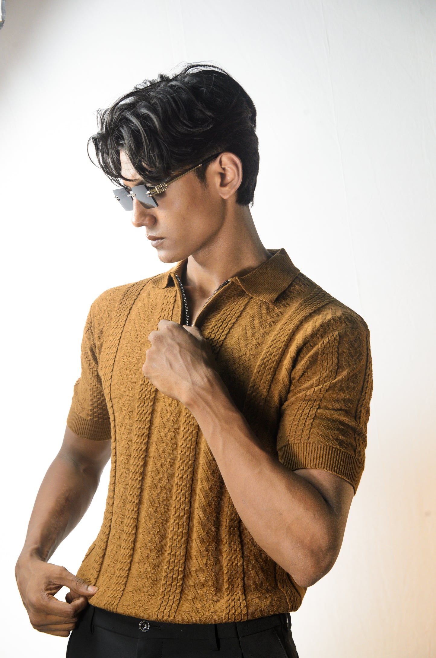 Old Money Concept T-Shirt - BROWN