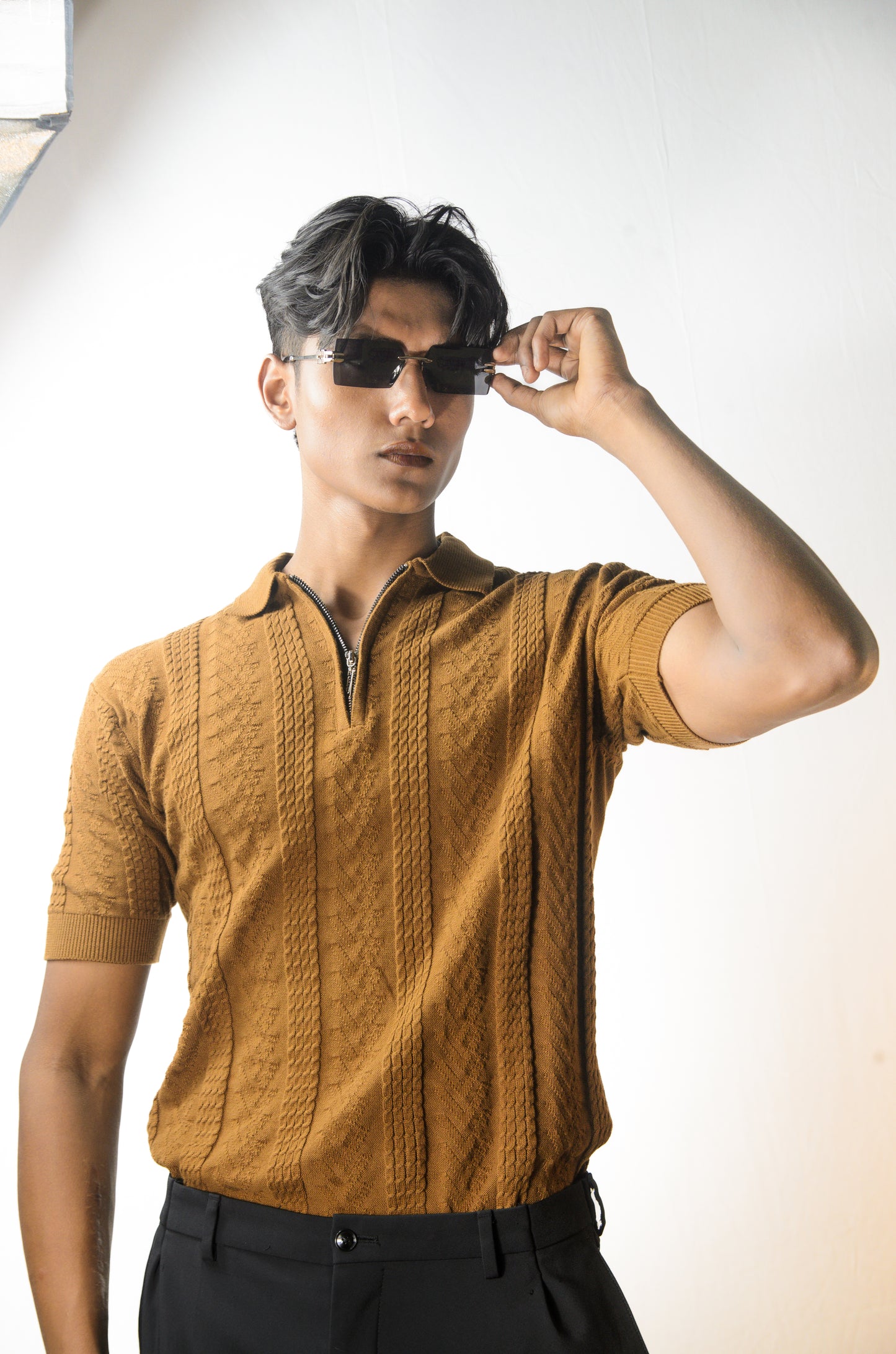 Old Money Concept T-Shirt - BROWN