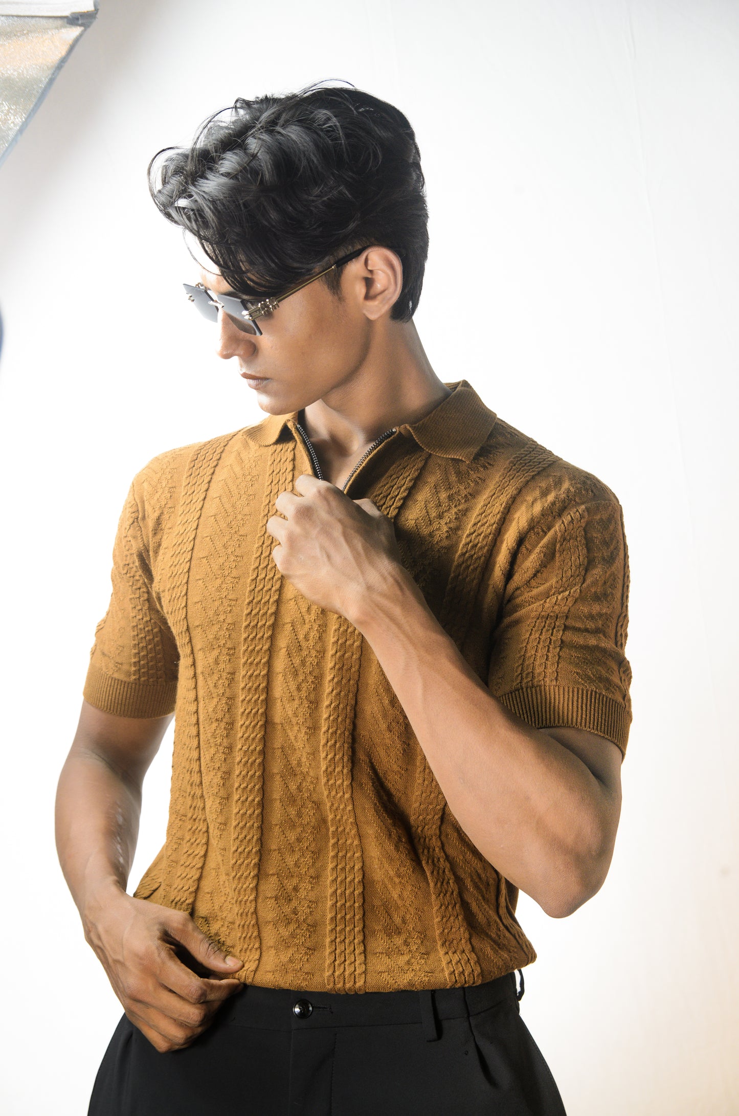 Old Money Concept T-Shirt - BROWN