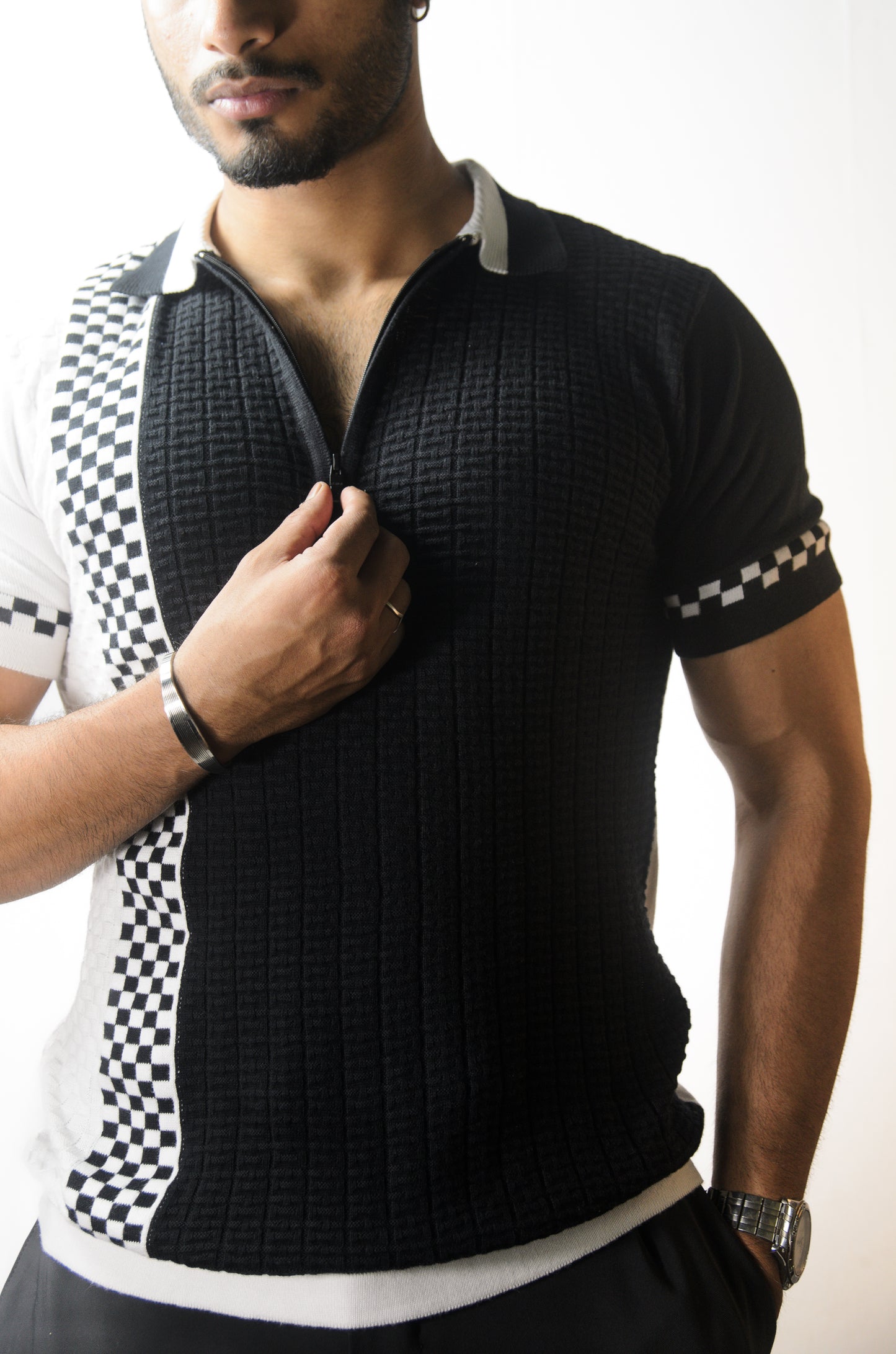 Checks Patterned Knitted T-Shirt - BLACK and WHITE